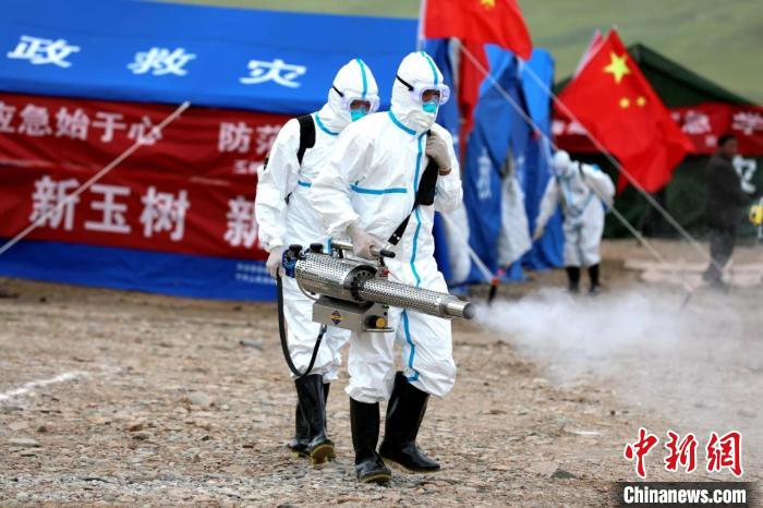 圖為進行現(xiàn)場消毒。青海省應(yīng)急廳